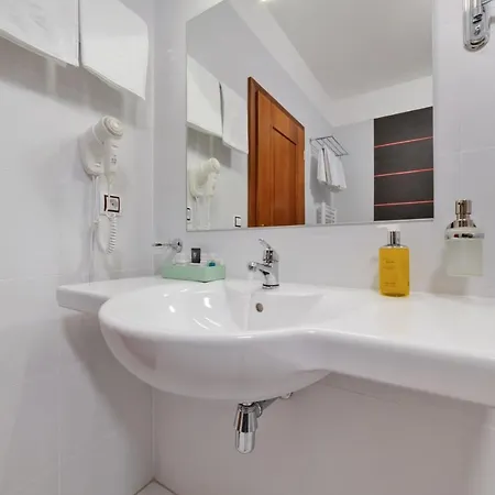 Aura 4*